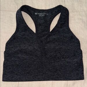 Women’s beyond yoga sports bra